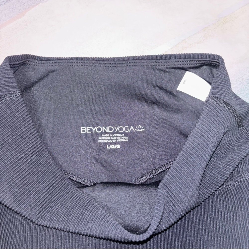 Beyond Yoga Black Ribbed Leggings - Picture 3 of 7